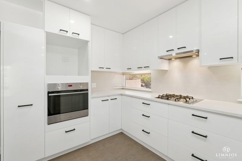 NOW RESERVED - Bushland and the Beach - you have the best of both!