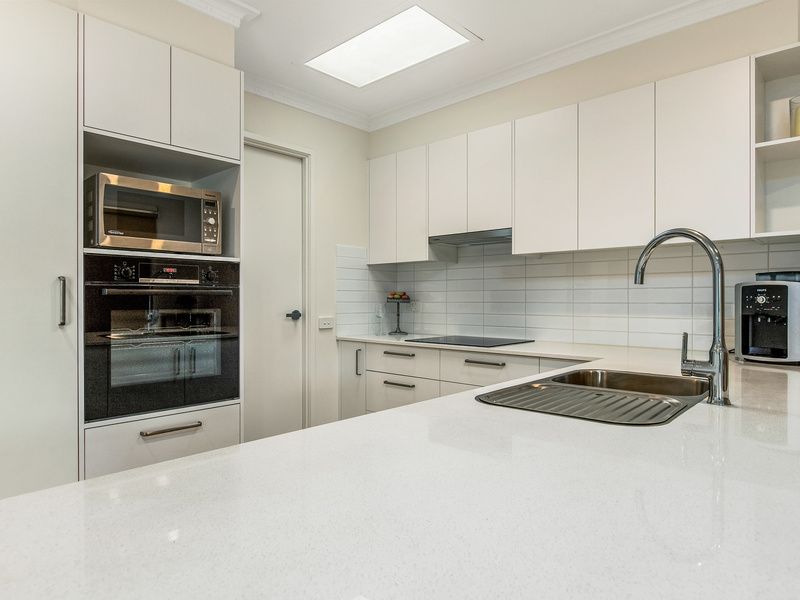 Fully Refurbished and Lovely Garden Outlook