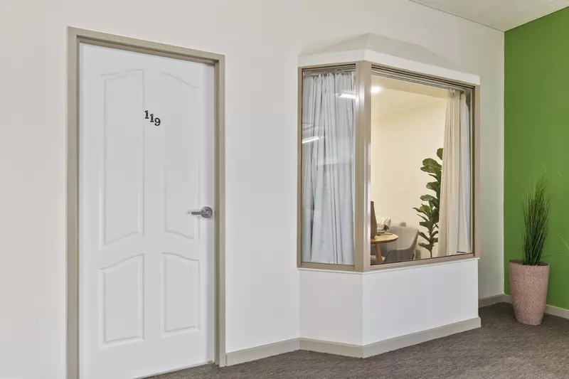 Fresh Finish, Ideal Location