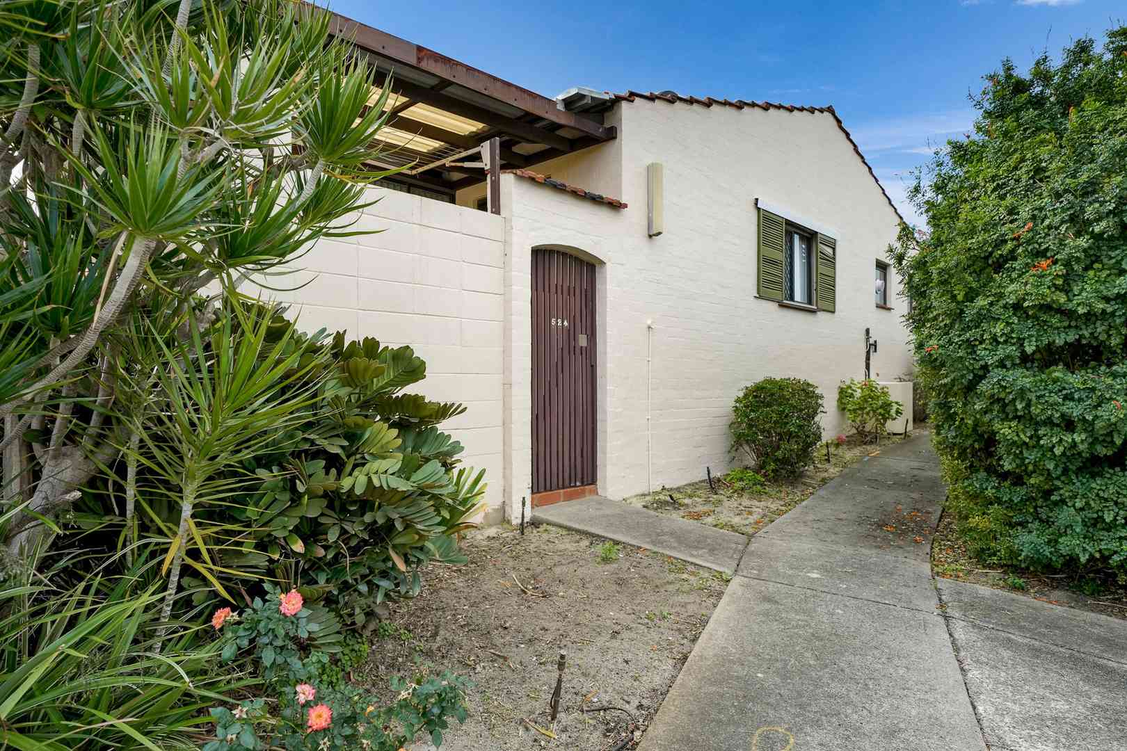 UNDER OFFER Light Filled, Well Presented Unit