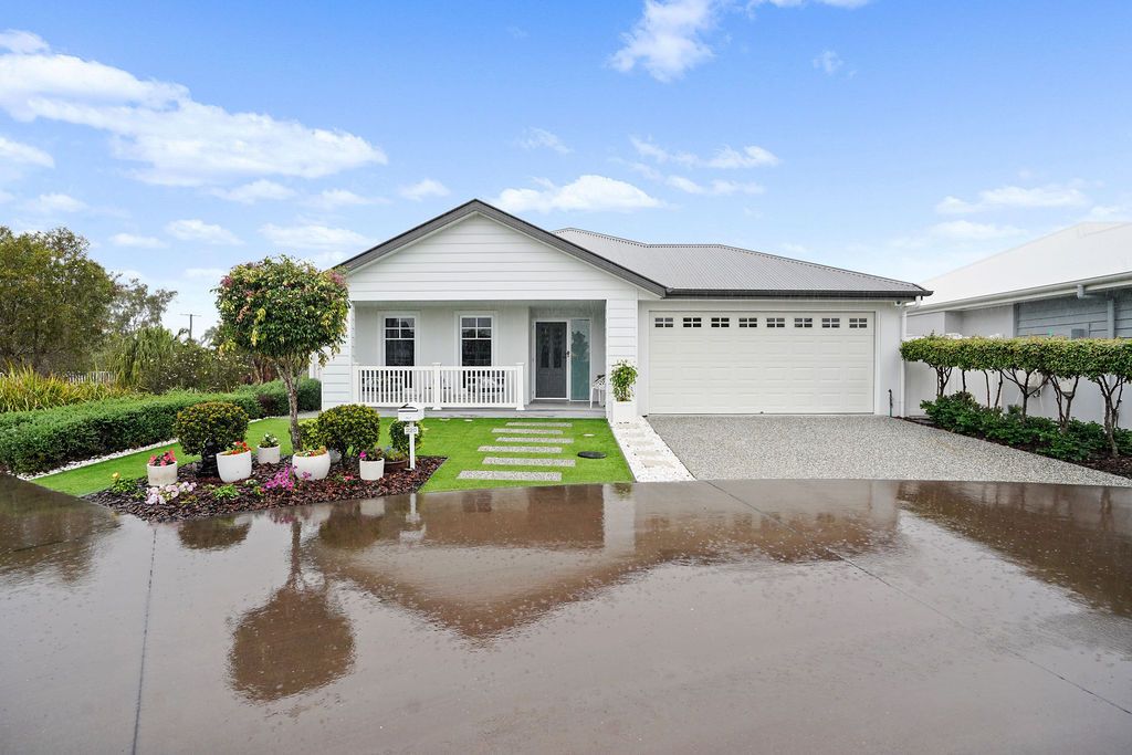 220 Beachmere Bay