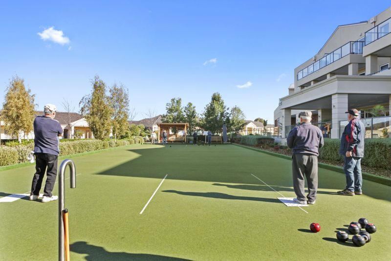 Experience all the benefits Tarneit Skies Retirement Village has to offer
