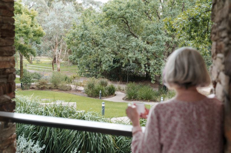 Spacious one-bedroom apartment with stunning garden views overlooking the Yarra River Parklands