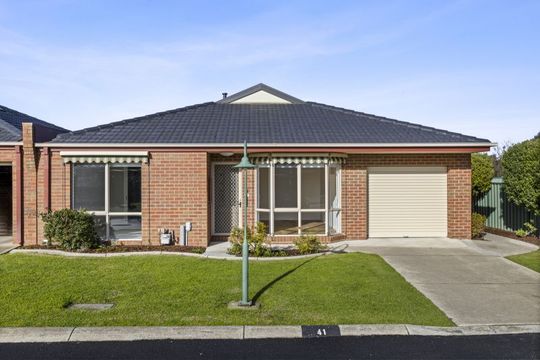 One of Geelong Grove's Largest and Best-Located Homes