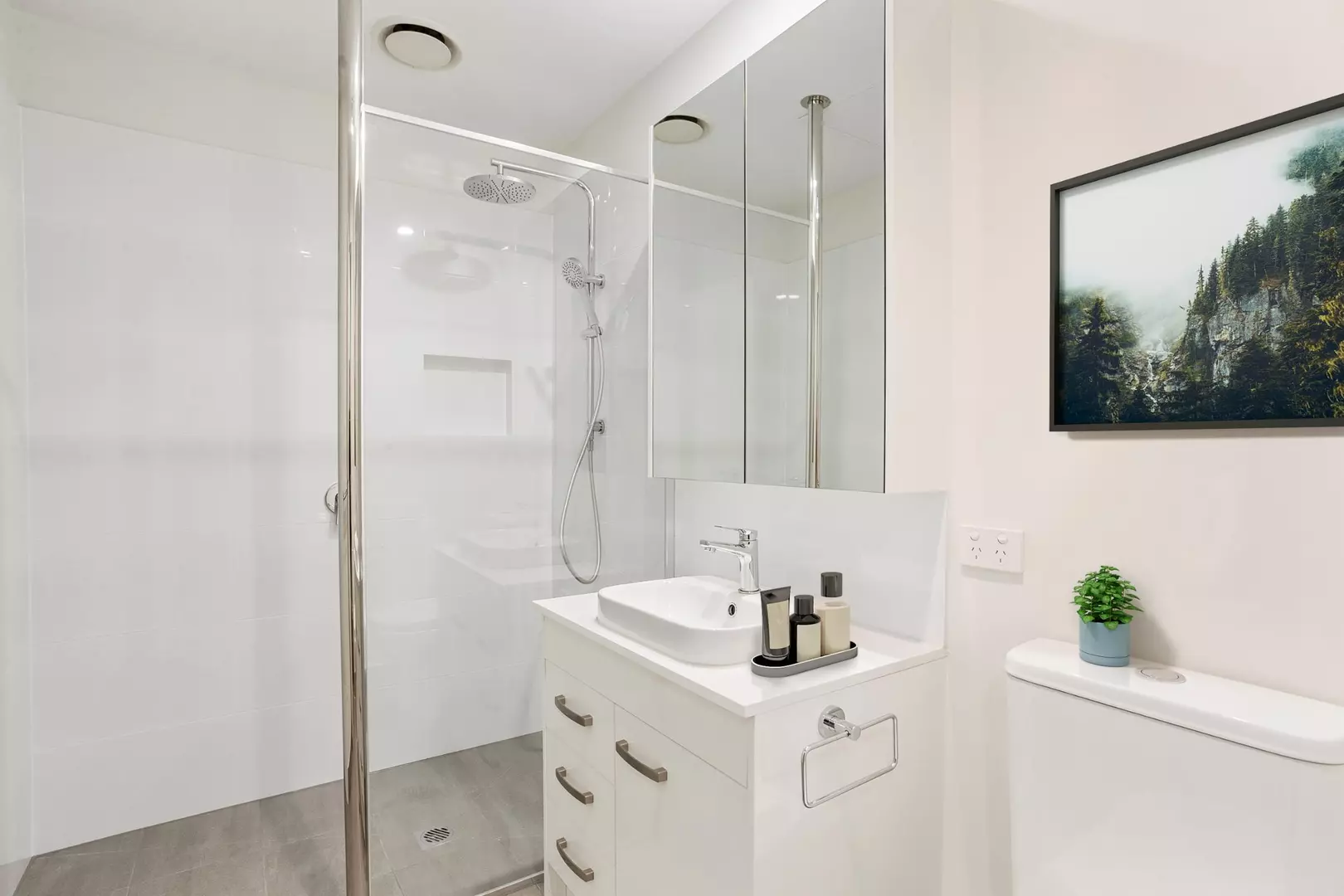 One Bedroom | Apartment 305