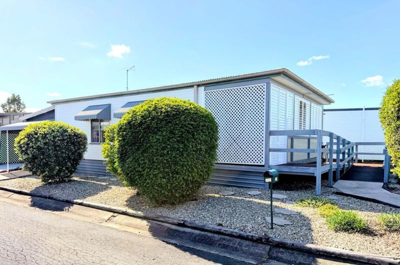 Spacious Home, Enclosed Veranda & Solar Power