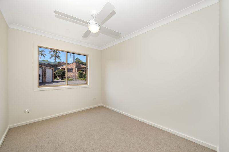 Beautiful Villa with Sunroom and Outdoor Balcony
