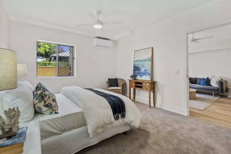 Two-bedroom two-bathroom apartment by the bay