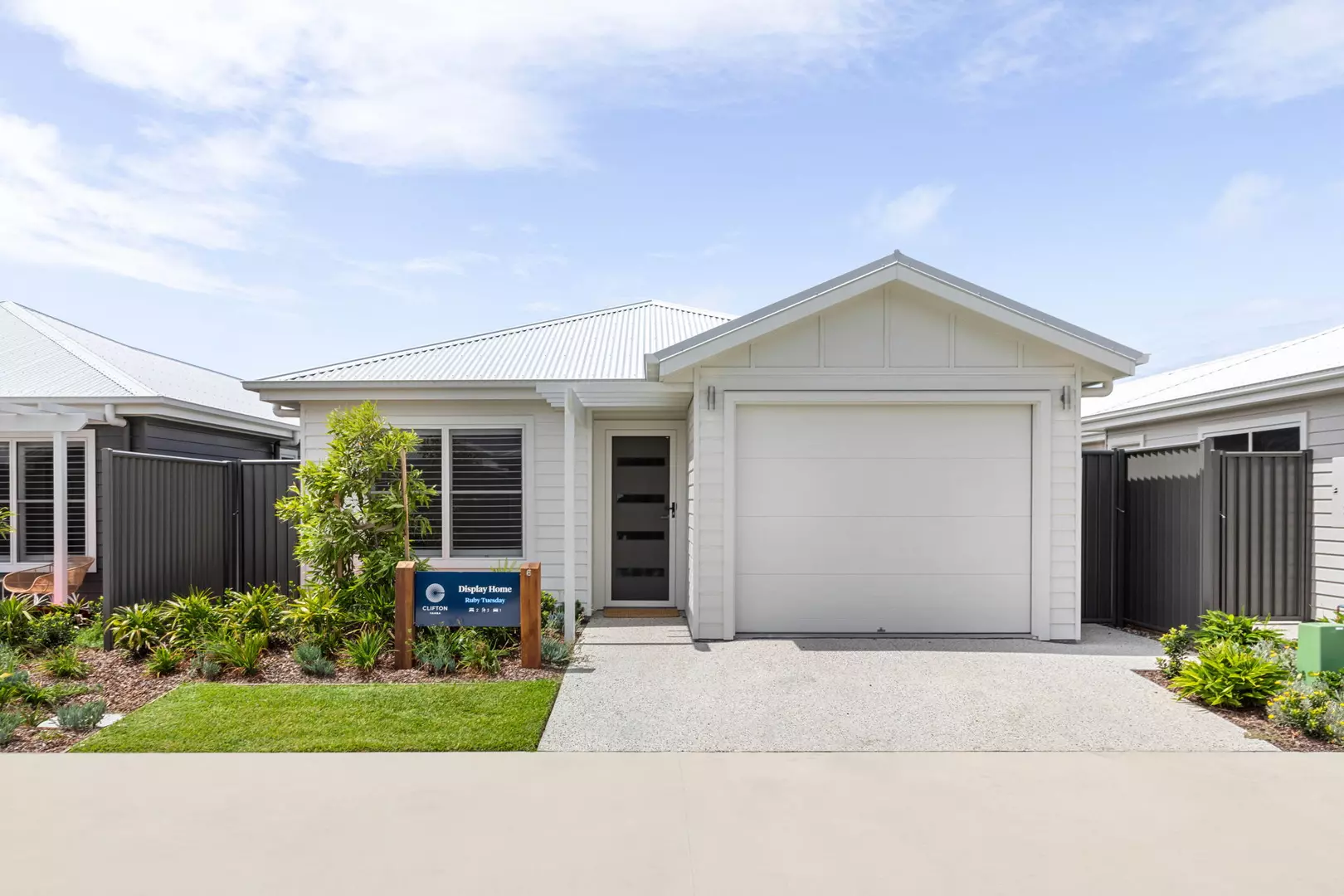 Clifton Yamba |  Ruby Tuesday | 2 bedrooms with prime North-facing location - Site #71
