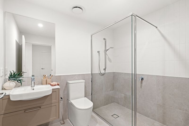 Well-positioned apartment boasting a roomy balcony