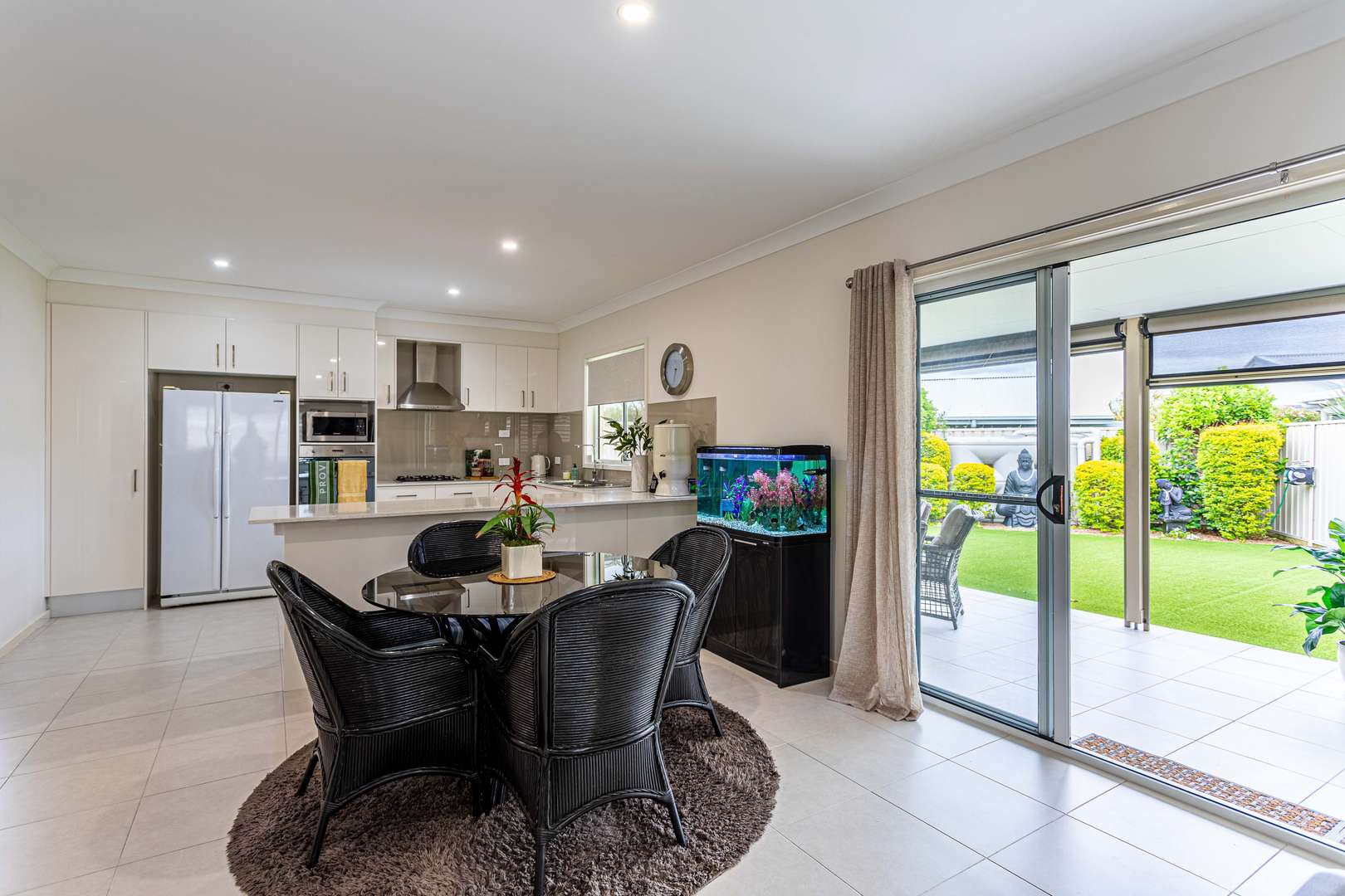 Palm Lake Resort Fern Bay - Immaculately presented