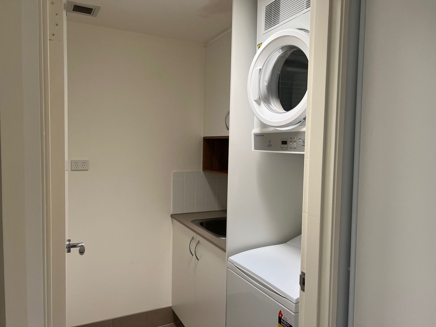 Apartment 6, 15 The Ridgeway, Lisarow