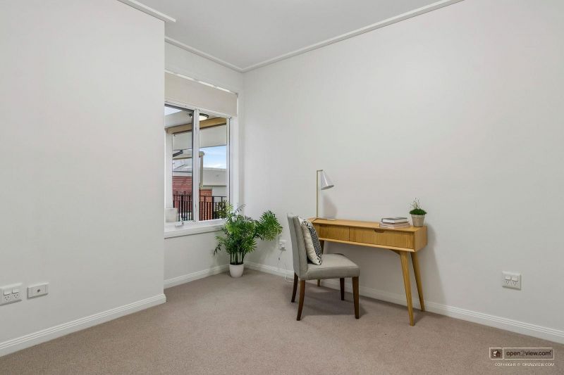Bright, Stylish and Garden Views