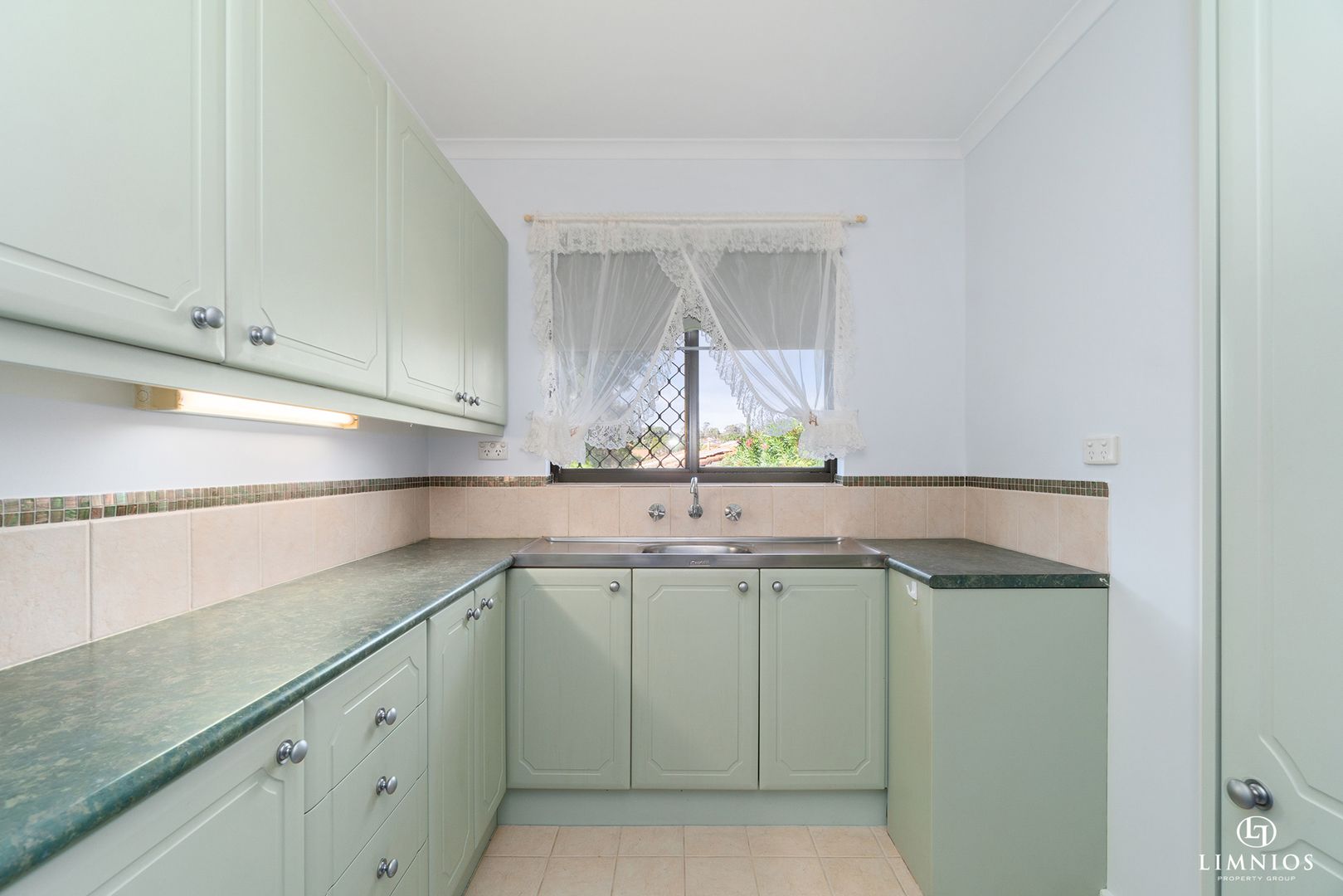 CURRENTLY UNDER RESERVATION. Very Presentable Unit in an Elevated Location