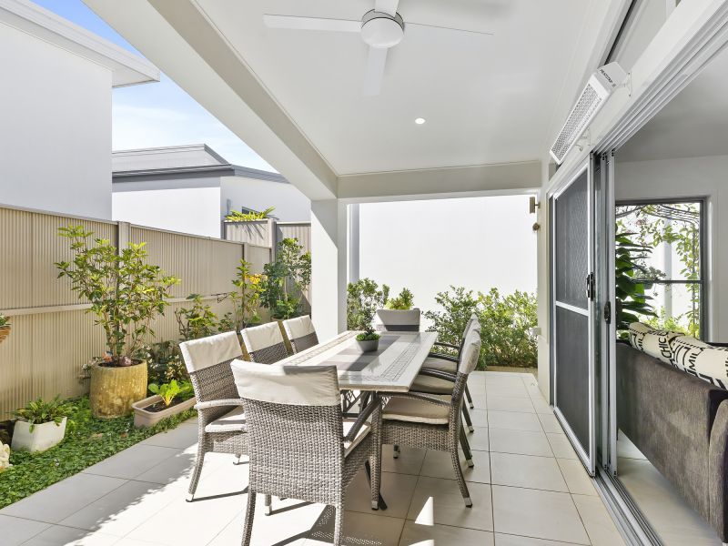 Stunning Three-Bedroom Residence- Full of Natural Light and Modern Inclusions!