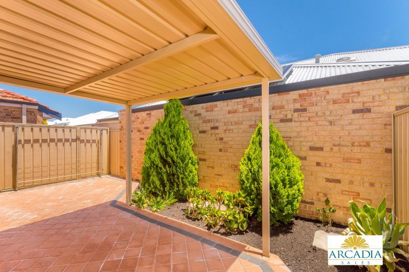 ARCADIA WATERS MANDURAH - Hop Skip & A Jump To The Clubhouse