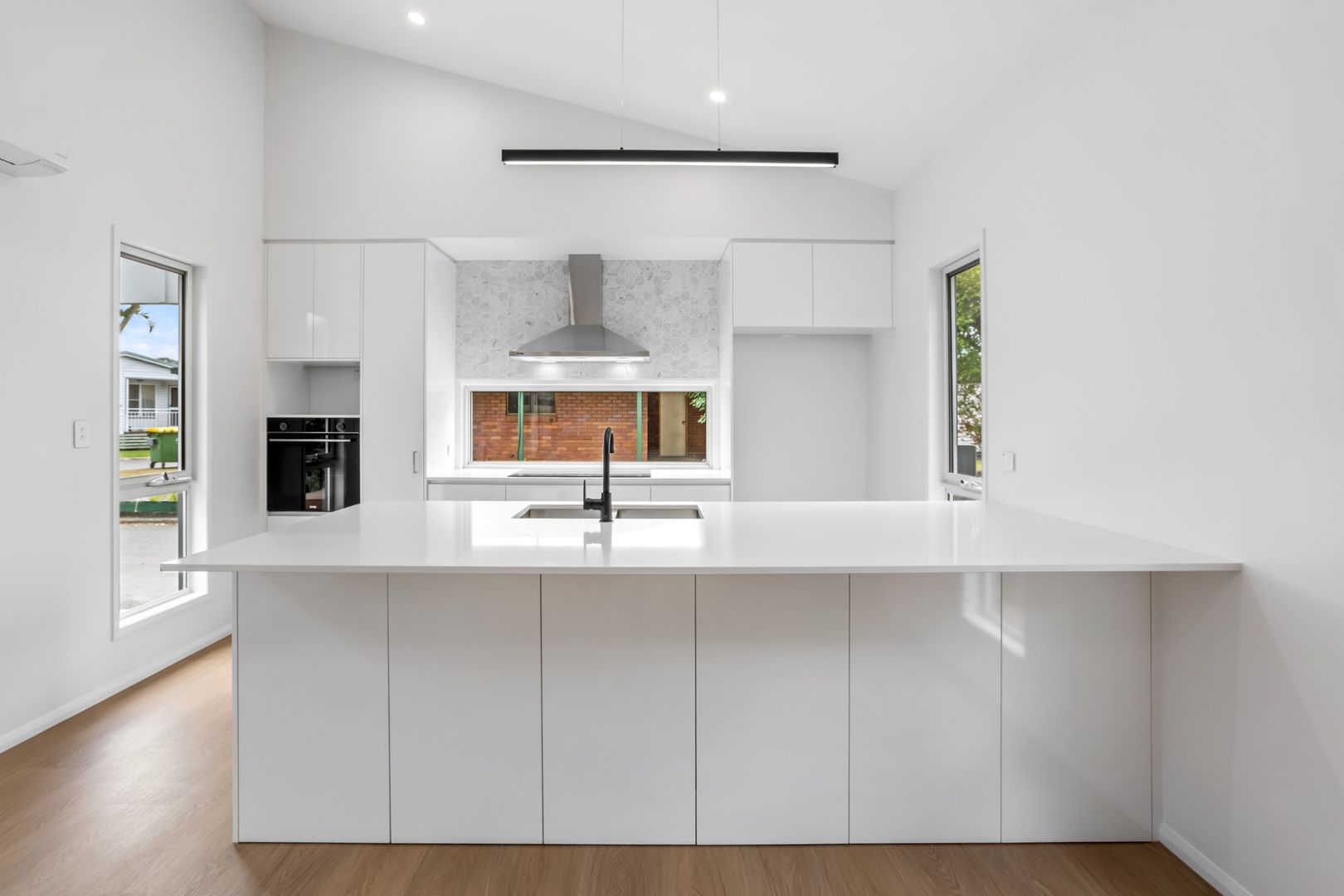 BRAND NEW HOME – MODERN LIVING AT ITS FINEST!