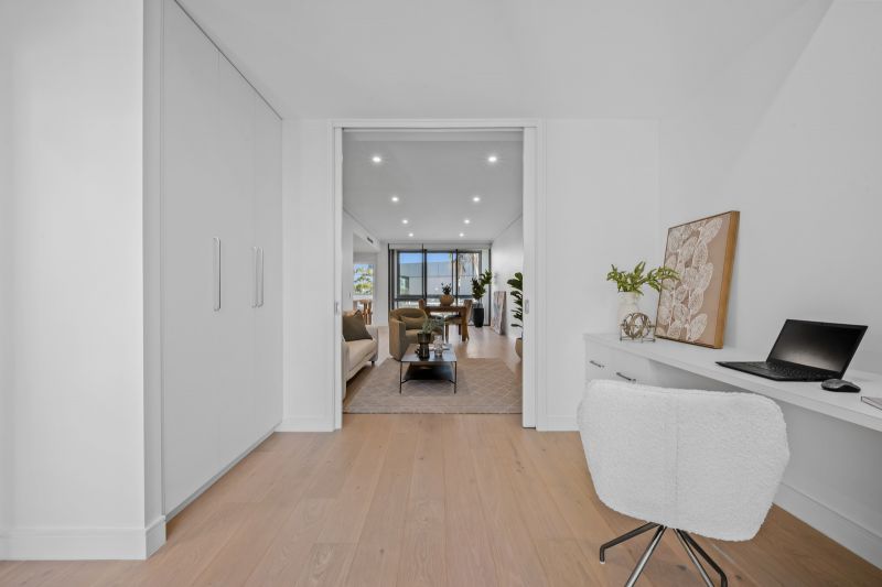 Bright, Stylish First-Floor Apartment
