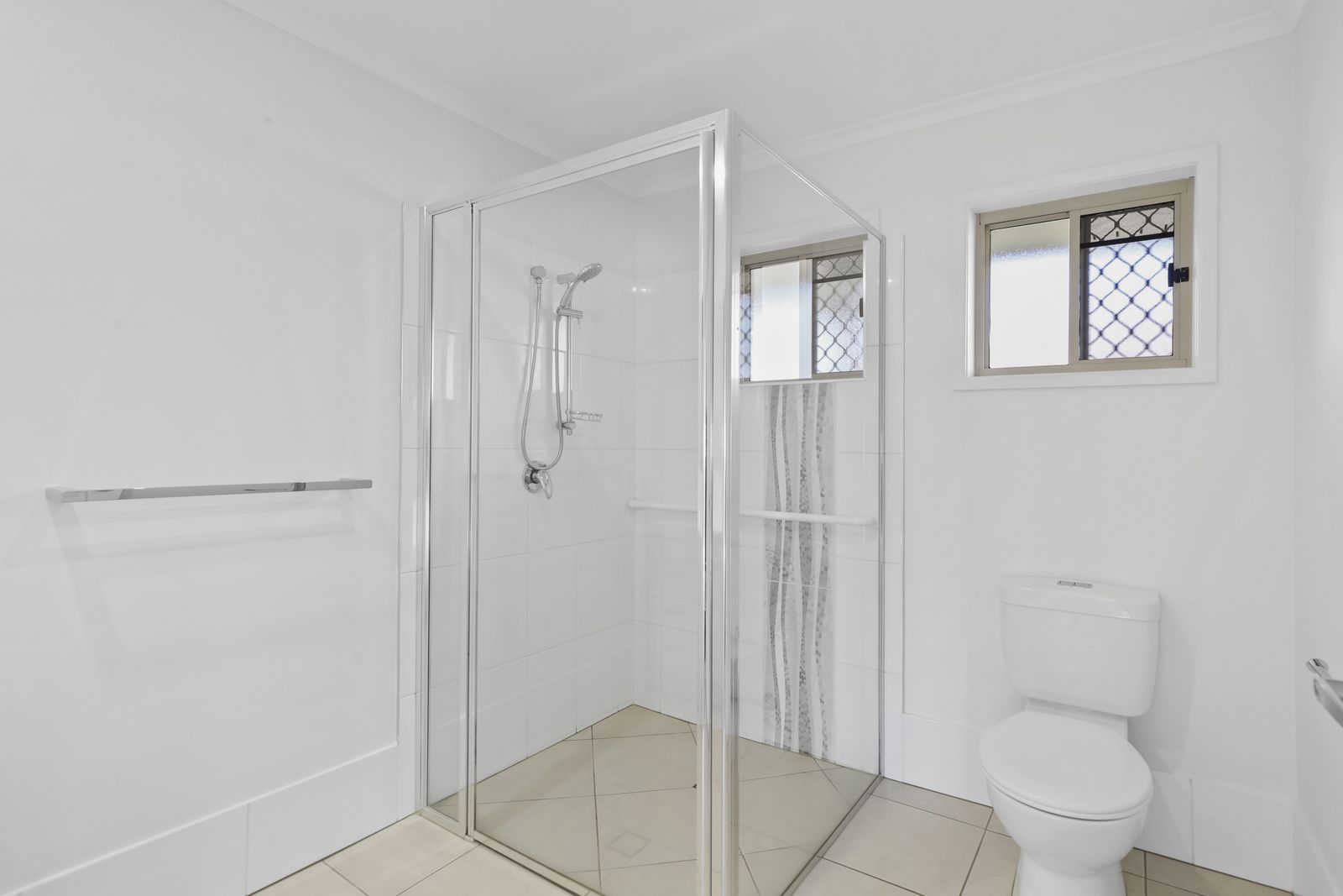 Relaxed bayside living in a stylishly refurbished villa at BlueCare Ibis Court Deagon