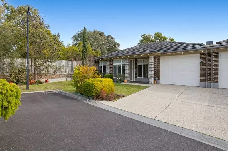 Bright, Refreshed Unit in Quiet Court Setting