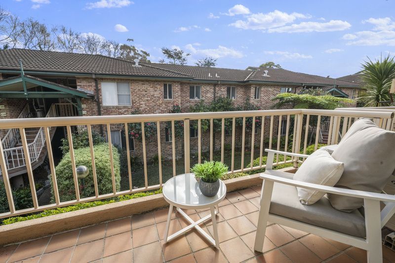 Light and bright apartment with services