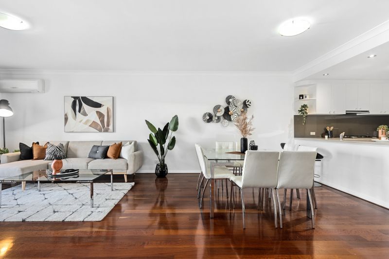 Light & Bright Living, Refurbished... See it to Believe it!!