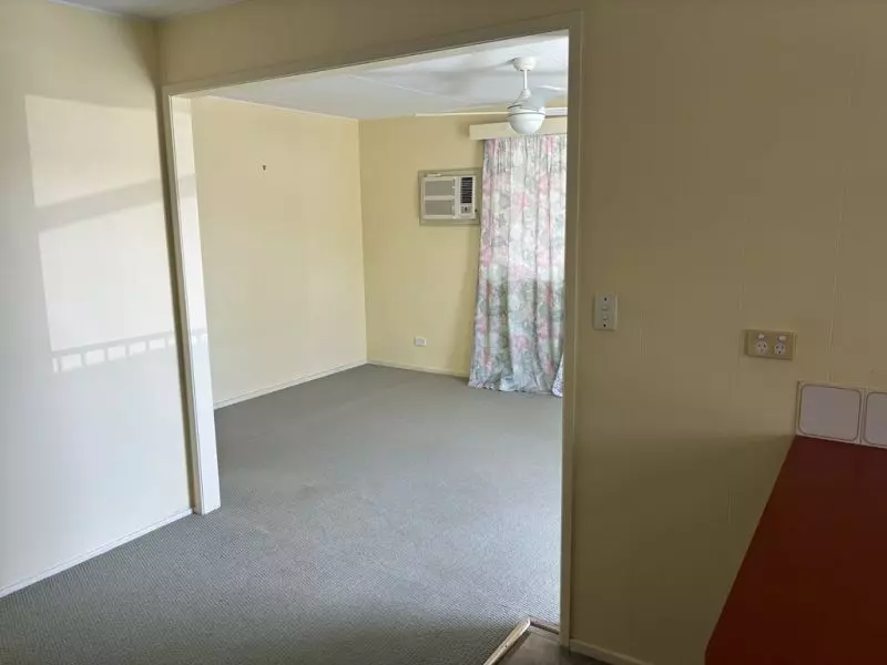 Large Kitchen & bathroom