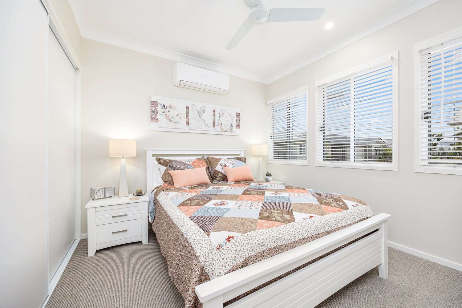 Stylish Corner Home – Extended Private Alfresco