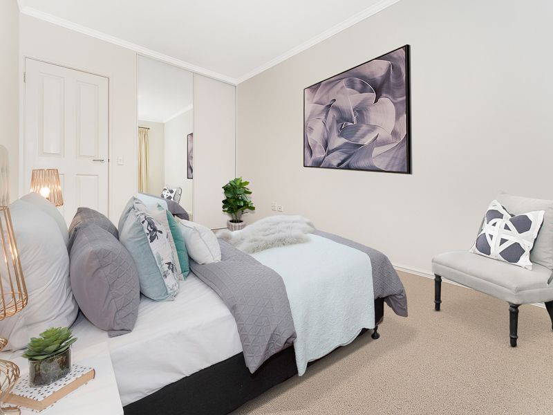 North Facing Renovated 2 Bed, 1 Bathroom on Quiet Street