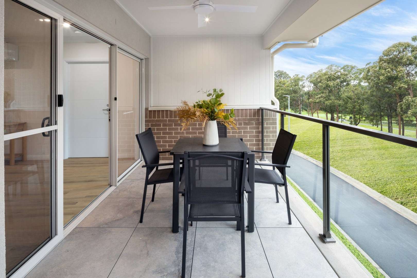 Brand new golf course frontage villas!