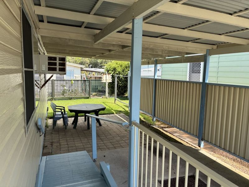 Large Kitchen & bathroom
