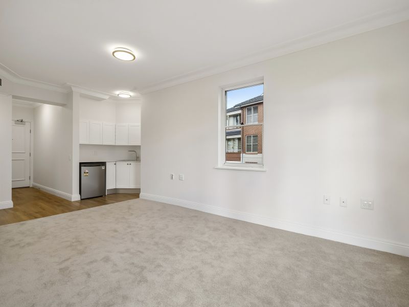 Move-in ready luxurious serviced apartment