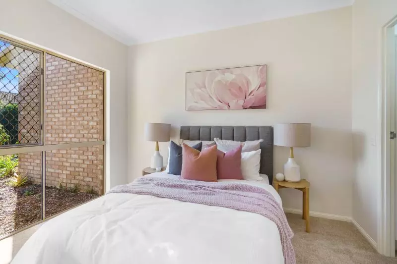 One bedroom apartment with services - Under refurbishment