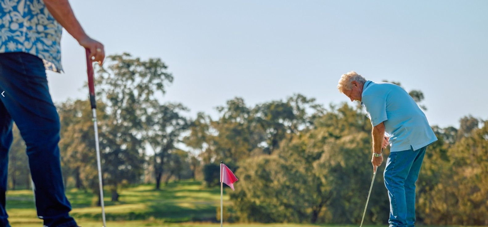 Effortless Living in a Convenient Location - Gated Community - Golf Course is your Neighbour