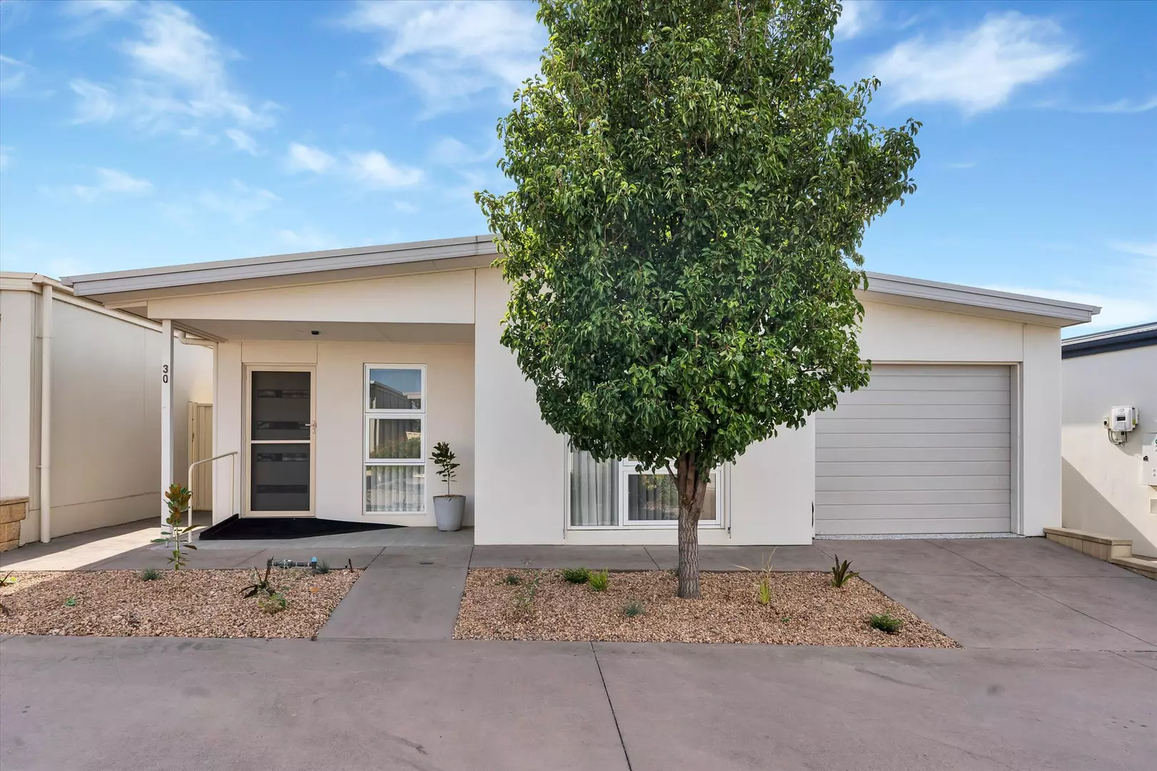 HOME 30 PALM LAKE RESORT TRUGANINA