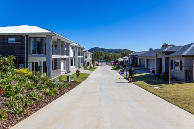 Townhouses and villas at Samford Grove