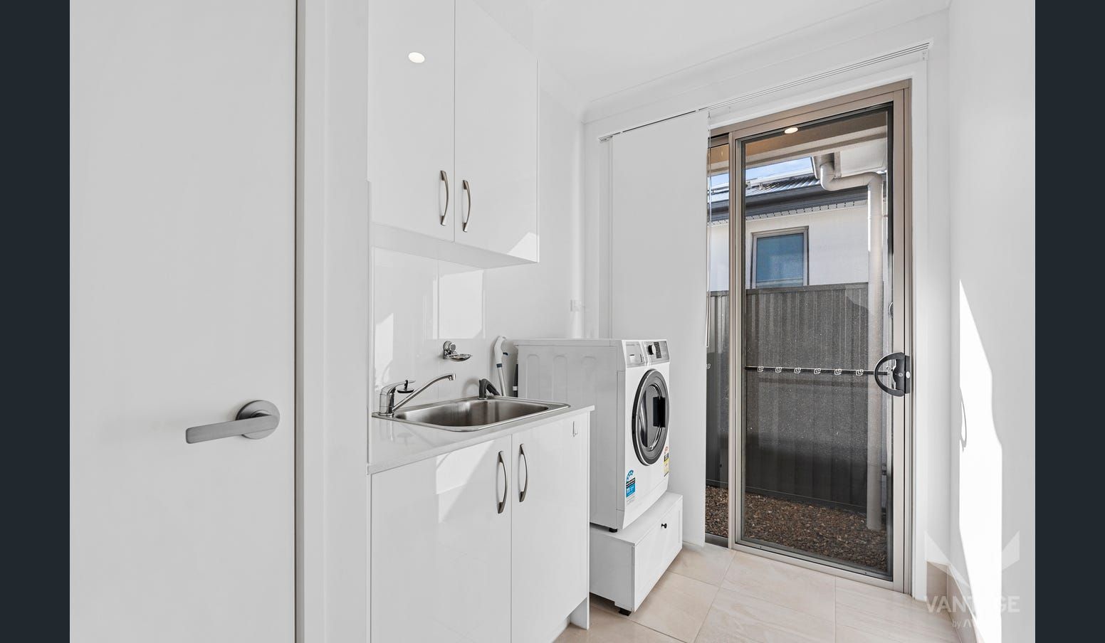 2 bed, double garage modern home