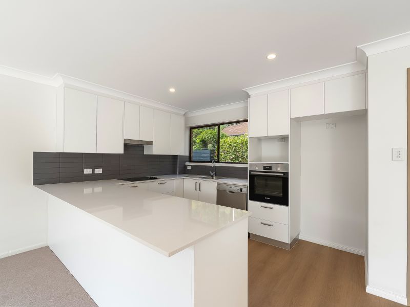 Refurbished Home with Bush and Mountain Outlook