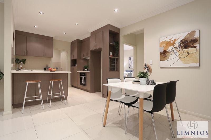 Spacious End Villa
