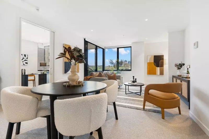Enjoy Effortless Retirement Living in a Modern 3-Bed Carlton Apartment