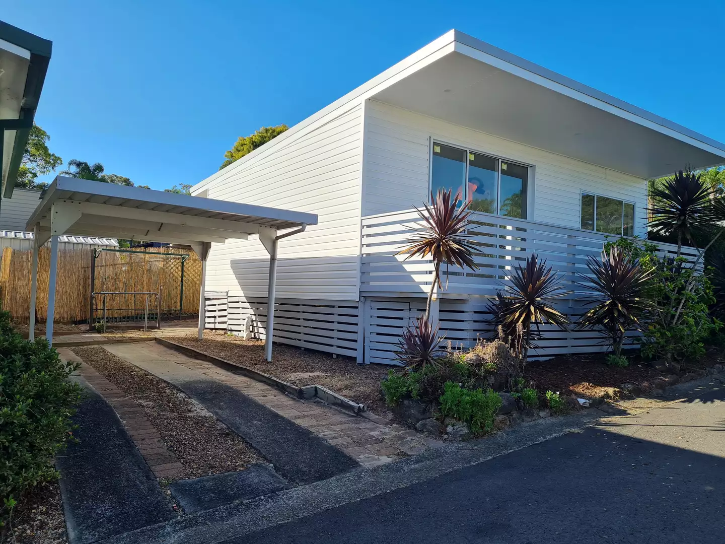 The Bay Village Estate - Site 24 Newly Renovated Inside & Out