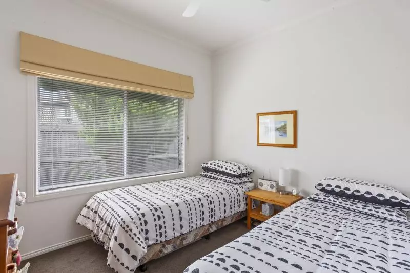 Beautifully presented 2 bedroom home!