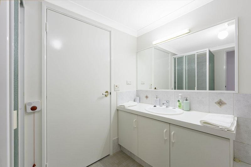 Refreshed Villa with Sunlit Patio and Open-Plan Living