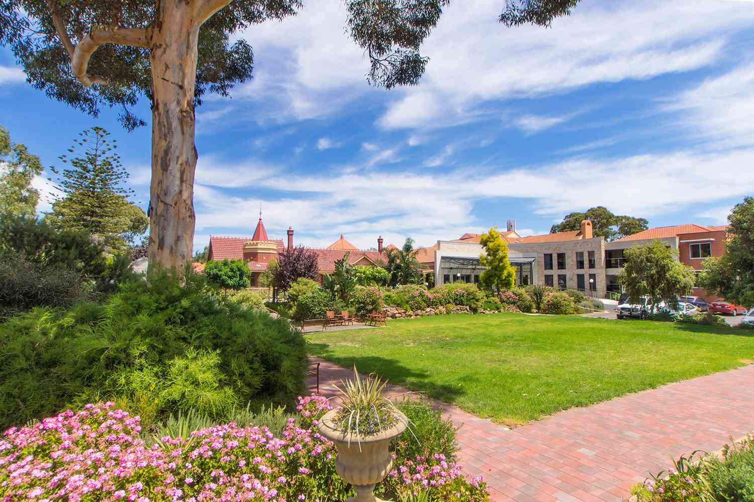 Resthaven Leabrook is located in the leafy eastern suburbs of Adelaide, just a short distance to shopping centres, churches, cinema, cafes, parks and reserves