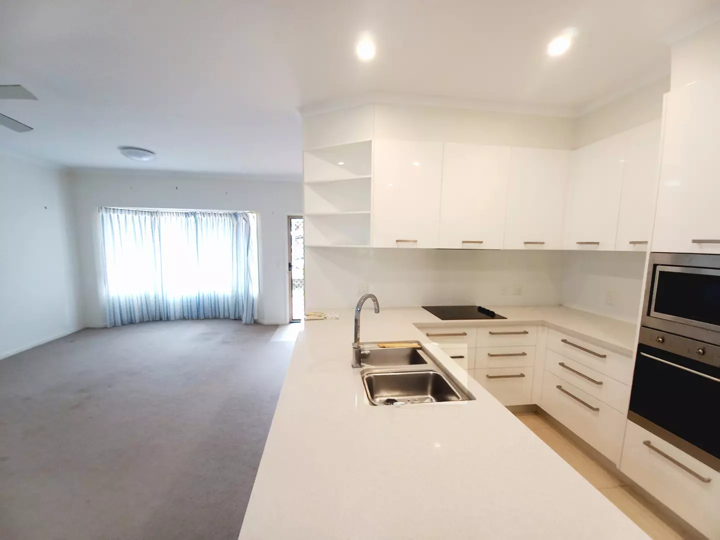 Stunning 3 bedroom stand alone home