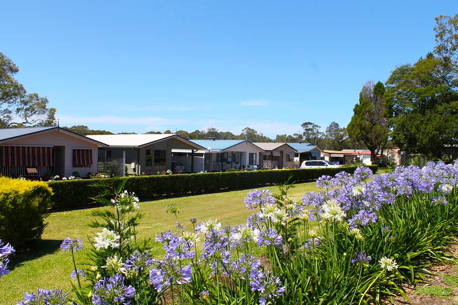 Teraglin Lakeshore Over 50s living Chain Valley Bay