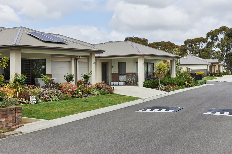 Upgraded Unit with Stylish Interiors and Great Location