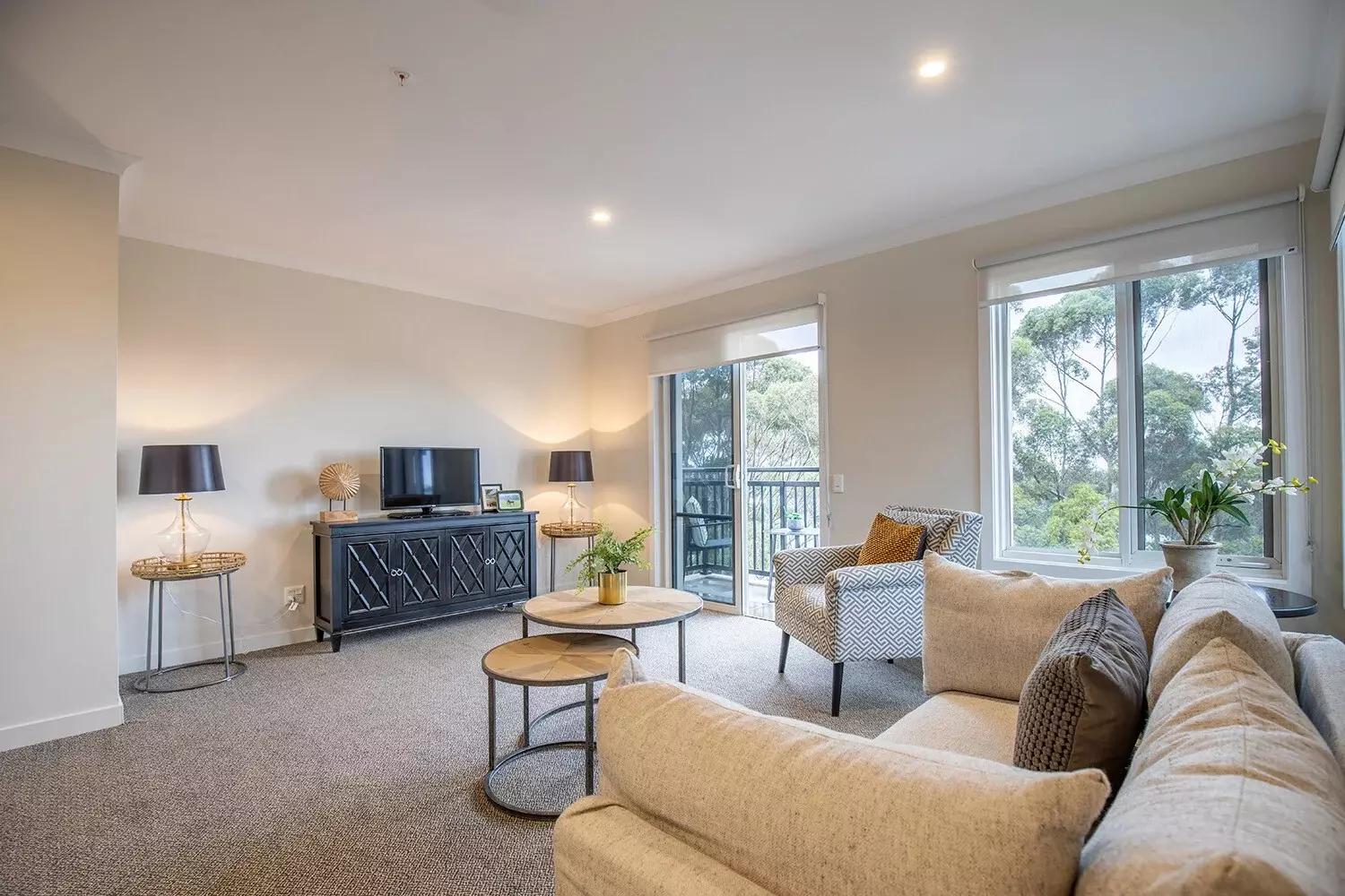 Top-Floor Garden View Apartment