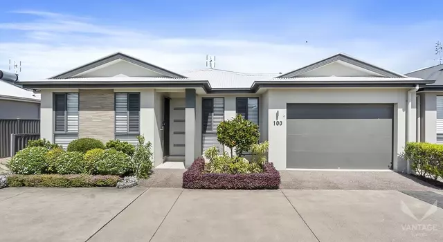 Immaculate 2 bed + study on corner lot