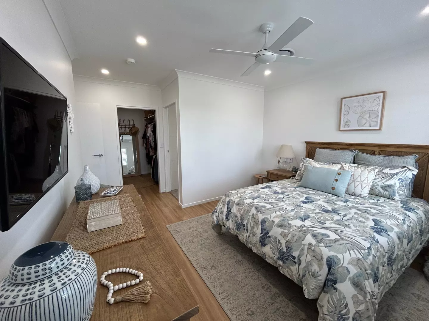 A symphony of style & class - WARATAH 474